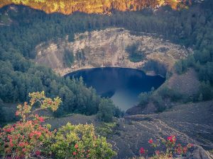 flores-indonesia-kelimutu-lakes